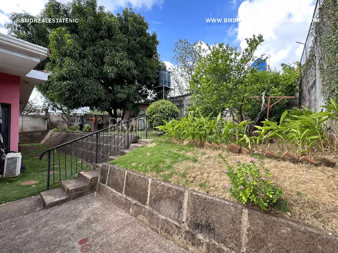 Venta de vivienda con apartamento independiente en Villa Fontana Sur 0511 - Imagen 18