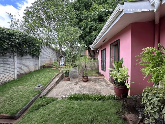 Venta de vivienda con apartamento independiente en Villa Fontana Sur 0511 - Imagen 15