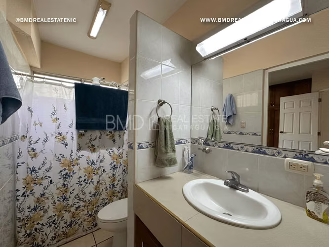 Venta de vivienda con apartamento independiente en Villa Fontana Sur 0511 - Imagen 9