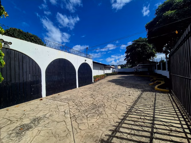 Renta de Casa en Bolonia Para oficinas e tre otros! Mp