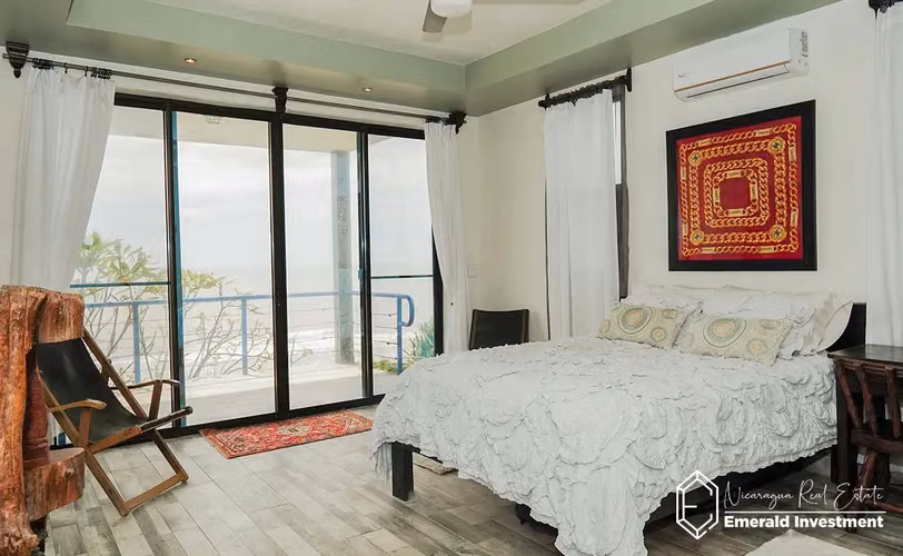 Titled Luxury Beachfront House in Front of Popoyo Surf Break - Imagen 13