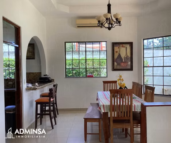 Residencia Exclusiva con Piscina en Colinas de Santa Cruz + Opción de Terrenos - Imagen 5