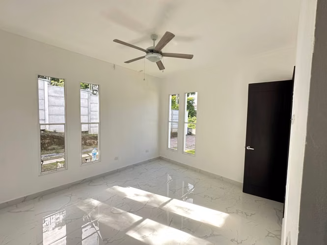  ¡Casa bellísima con finos acabados!  - Imagen 20