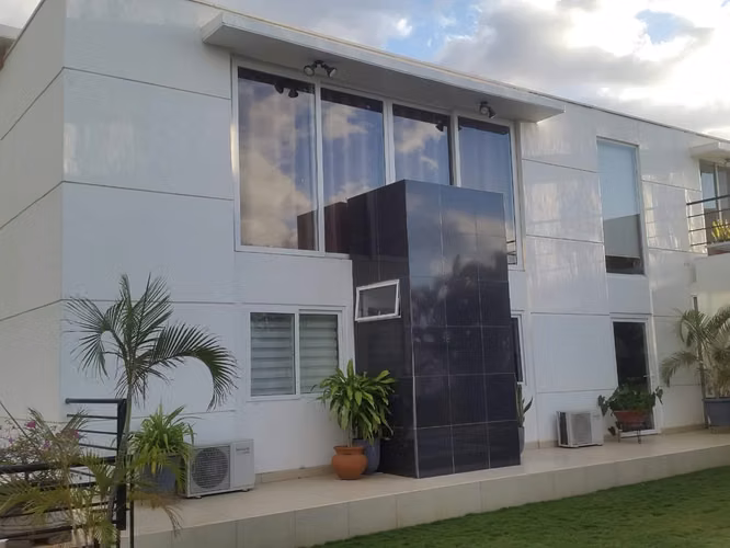  ¡En renta casa moderna en Altos de Villa Fontana!  - Imagen 2