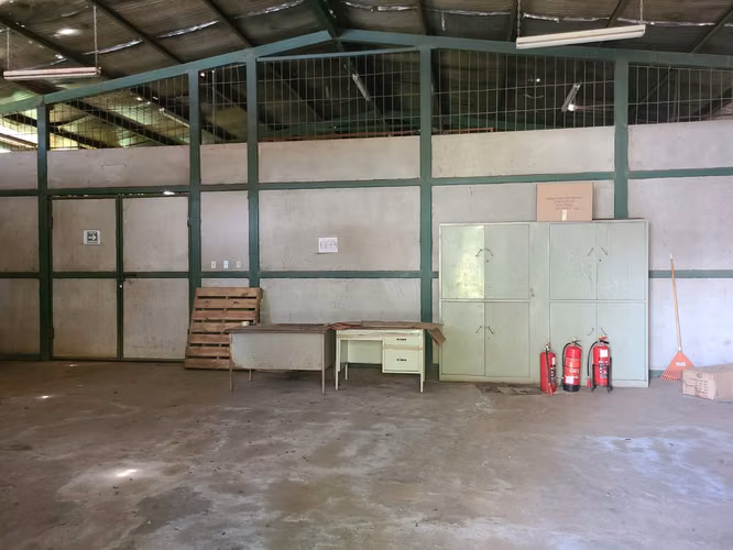 CARRETERA MASAYA - SE VENDE PARA INVERSION TERRENO + BODEGA,