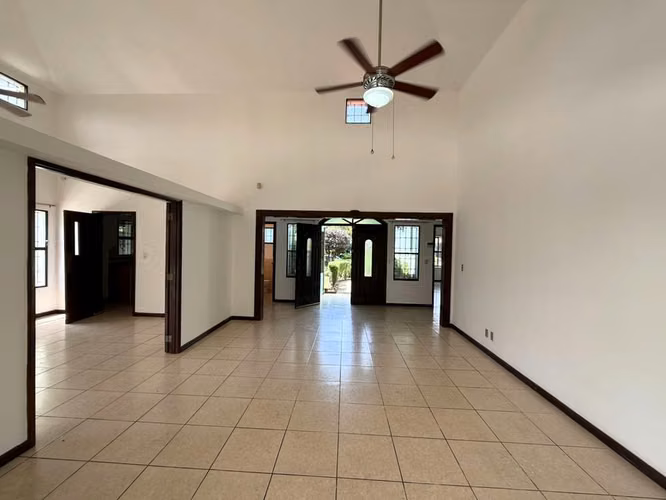  Se Vende Casa Esquinera en carretera a Masaya. FP - Imagen 2