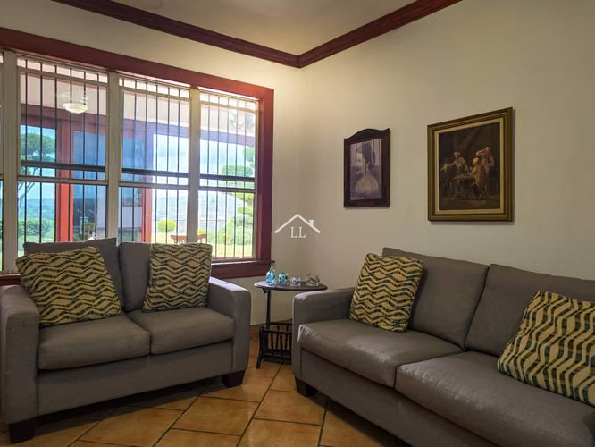 LL-Se Vende Hermosa Casa en Carretera Sur con Amplio Apartamento Integrado