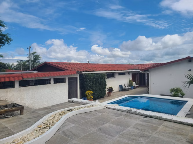 MIRADOR DE SANTO DOMINGO - SE VENDE PROPIEDAD ESQUINERA