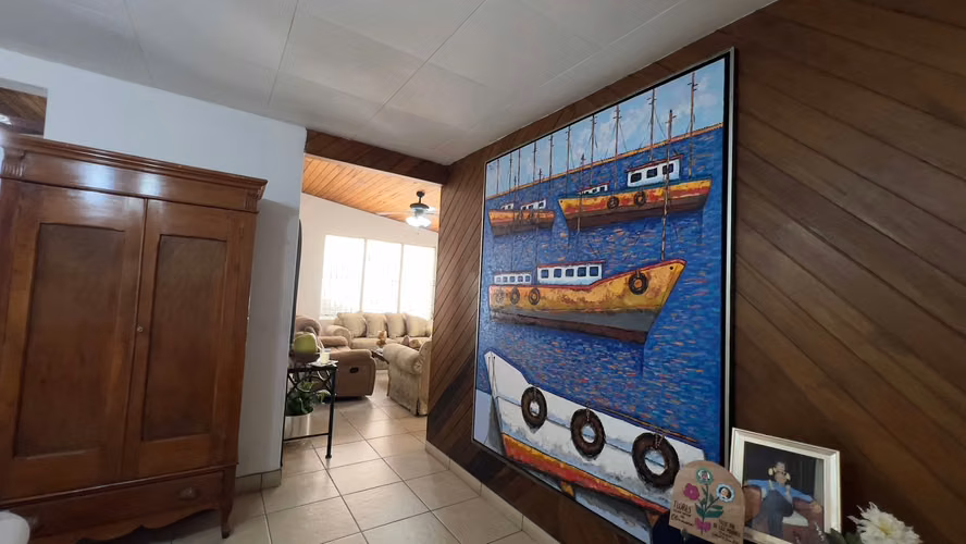 Casa en villa fontana con terreno amplio