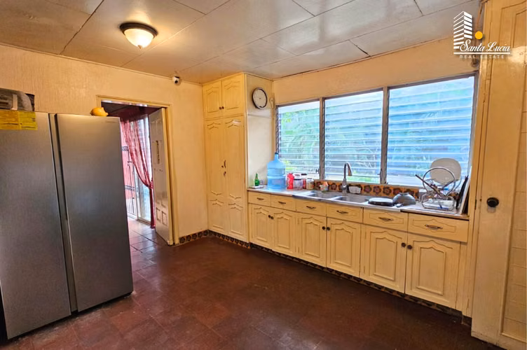 Cómoda Casa en Venta en Carretera Sur - IY