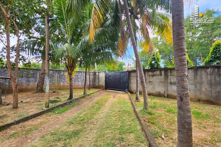 Cómoda Casa en Venta en Carretera Sur - IY