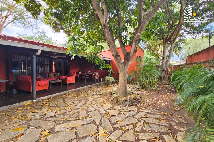 Cómoda Casa en Venta en Carretera Sur - IY