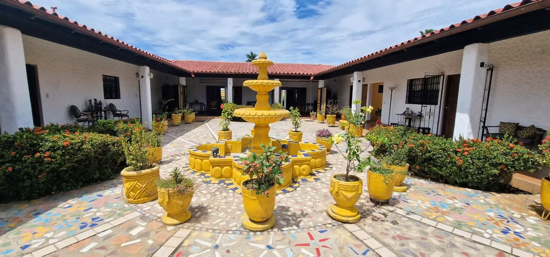 Amplia Casa Amueblada en Venta en Residencial Bolonia - Imagen 2