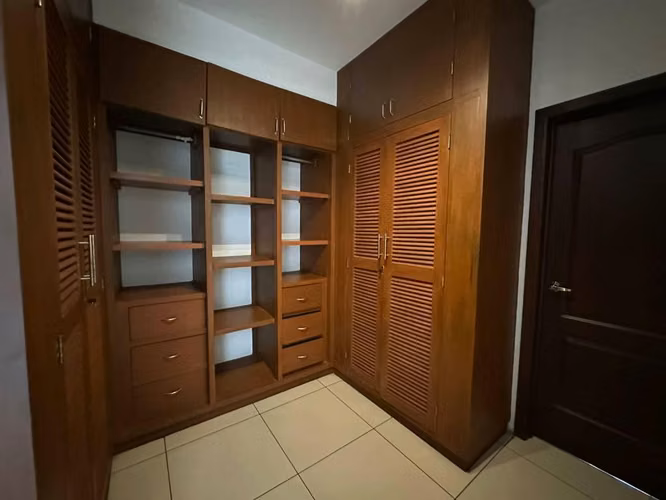 Casa en Venta en Exclusivo Condominio en Las Colinas!
