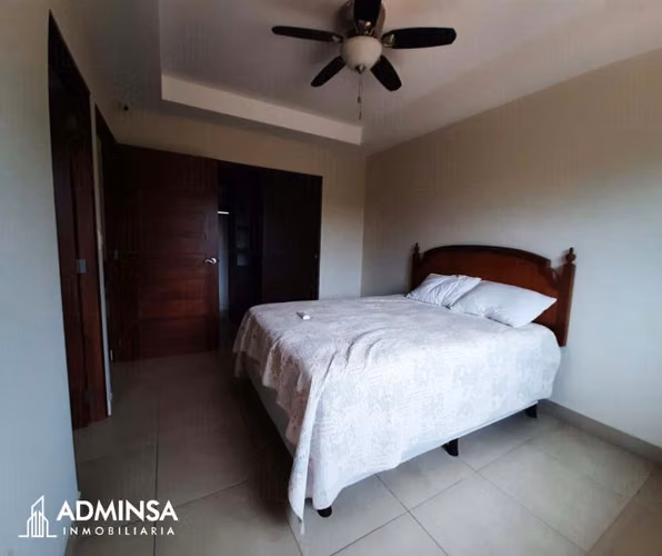 Magnífica Residencia con Piscina y Jardines