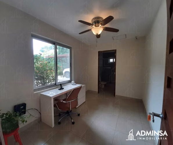 Magnífica Residencia con Piscina y Jardines