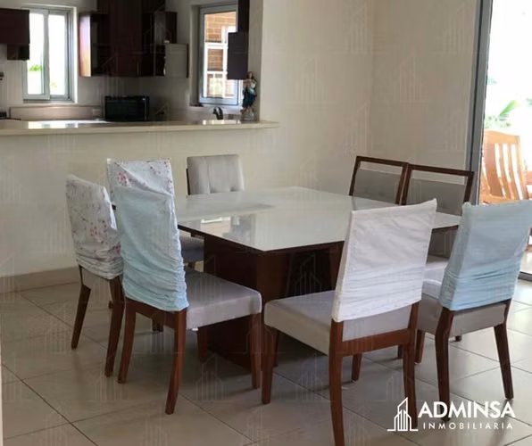 Magnífica Residencia con Piscina y Jardines