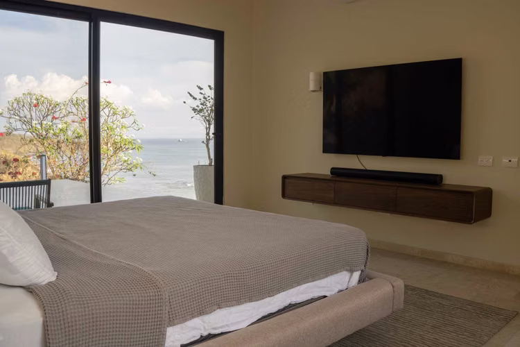 Casa Blanca - Oceanfront Luxury Retreat in Exclusive Punta Diamante, Playa Remanso