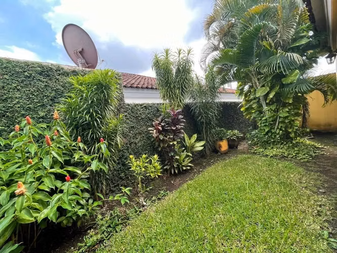 Casa en Venta en Los Almendros, Managua
