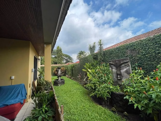 Casa en Venta en Los Almendros, Managua
