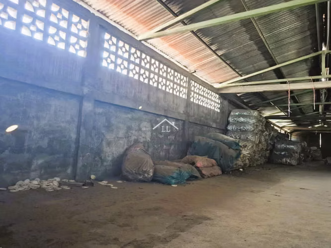 LL-Se Renta Local/ Bodega de 390 m² en el Mercado Oriental - Imagen 3