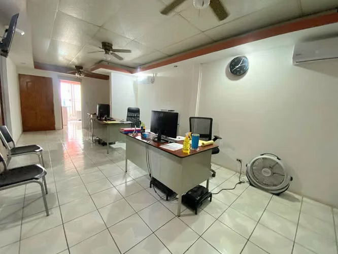 Casa en venta – Residencial Los Arcos, Managua FP