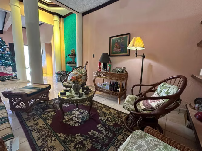 AM - SE VENDE CASA DE UN PISO EN LOMAS DE VERACRUZ