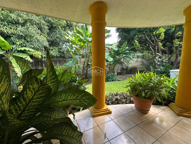 AM - SE VENDE CASA DE UN PISO EN LOMAS DE VERACRUZ