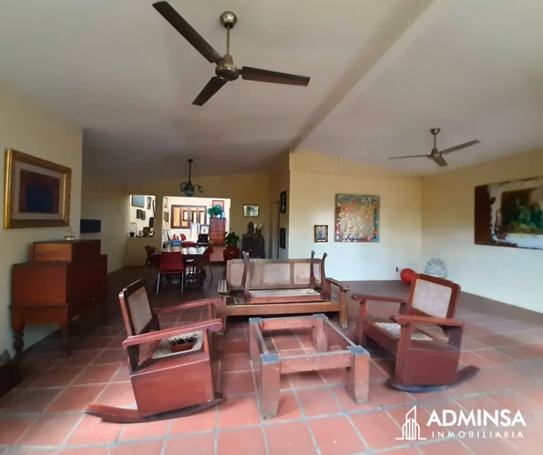 Vivienda con Estilo Mediterráneo en Venta – Reparto Bolonia, Managua