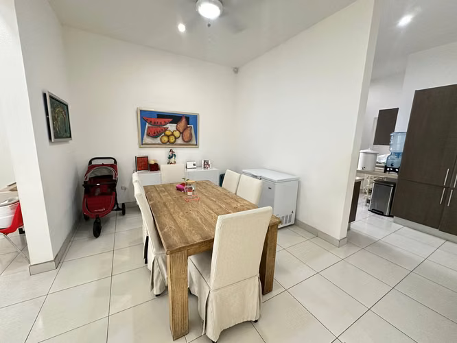 Se Renta Casa en Las Colinas - Imagen 9