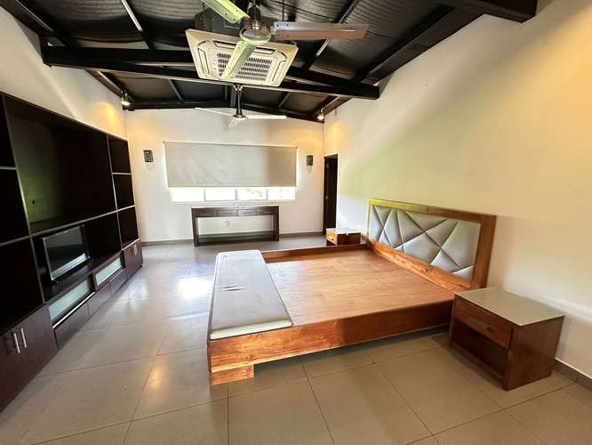  Casa Moderna con Estilo Industrial – Las Colinas - Imagen 10