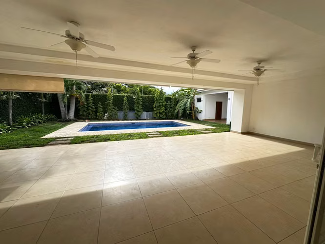 Lomas de Santo Domingo – Casa Bellísima en Renta - Imagen 3