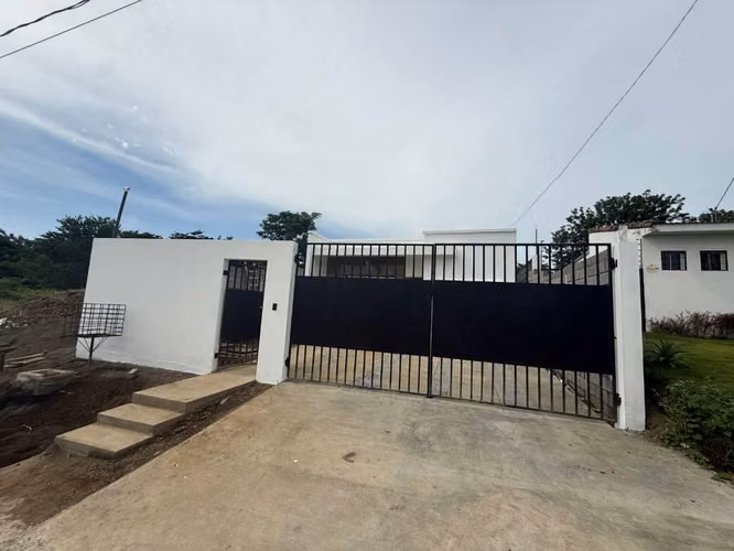 Casa Nueva en Venta – Colinas de Santa Cruz!  U$159,000.