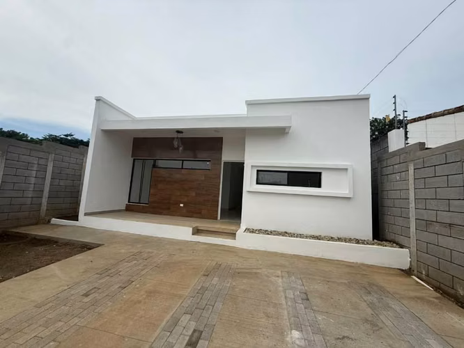 Casa Nueva en Venta – Colinas de Santa Cruz!  U$159,000.