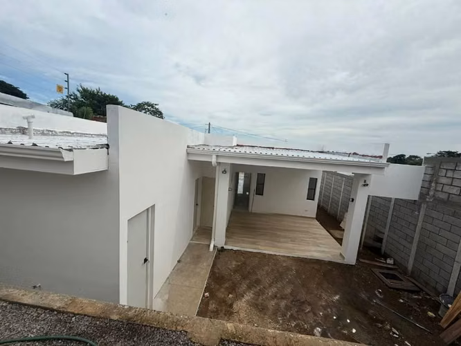 Casa Nueva en Venta – Colinas de Santa Cruz!  U$159,000.