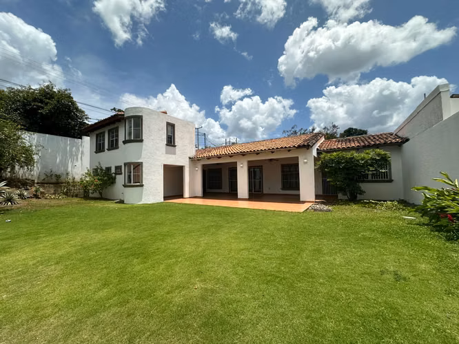 Renta de Casa Privada – Excelente Ubicación