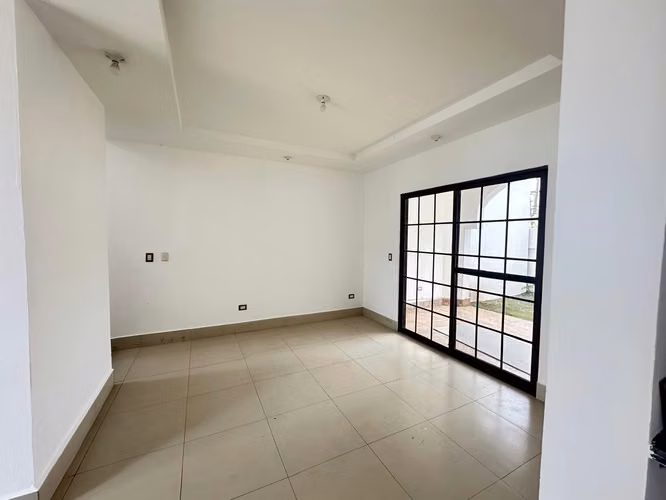 Renta de Casa en Las Colinas – Condominio Privado - Imagen 4