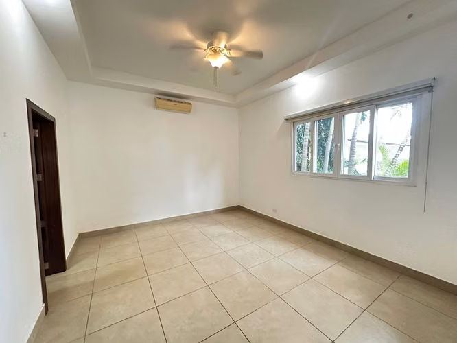 Casa en Renta – Condominio Privado en Santo Domingo - Imagen 5