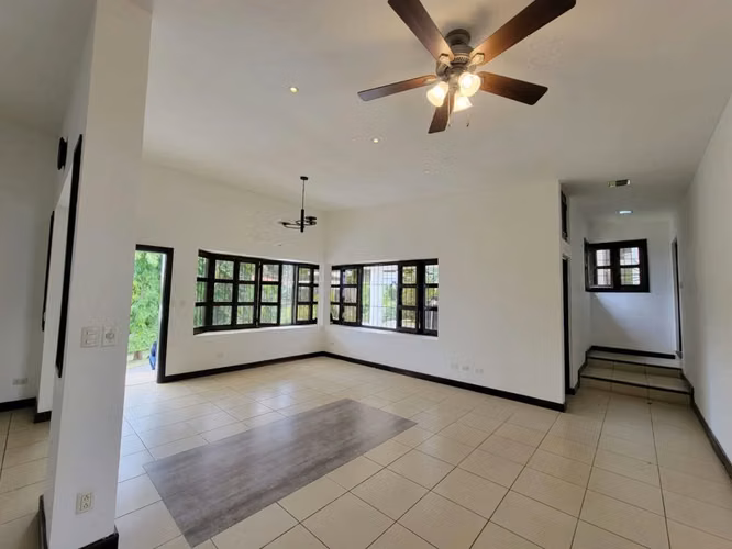  En venta casa en Jardines de Santo Domingo FP