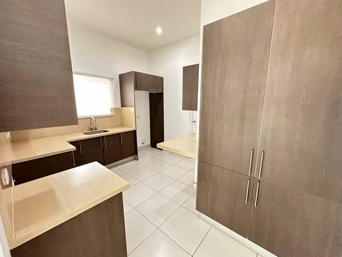 Casa en Las Colinas – Moderna en Condominio - Imagen 3