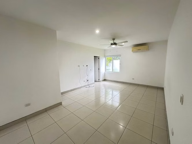 Casa en Las Colinas – Moderna en Condominio - Imagen 16