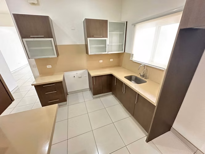 Casa en Las Colinas – Moderna en Condominio - Imagen 2