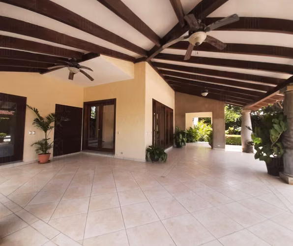 Residencia de Lujo con Piscina – La Estancia de Santo Domingo