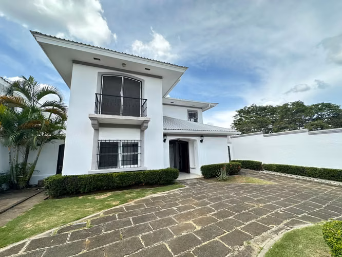 Venta de Casa – La Estancia, Santo Domingo