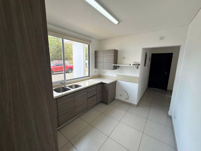 Venta de Casa de 2 pisos – Santo Domingo - Imagen 8
