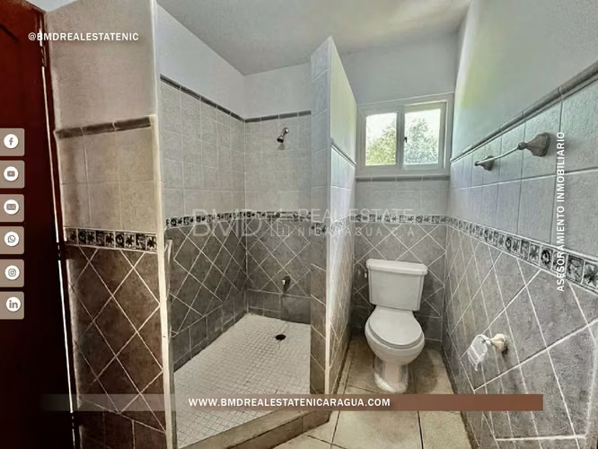 Venta en el corazón de Villa Fontana, dentro de un condominio privado KG
