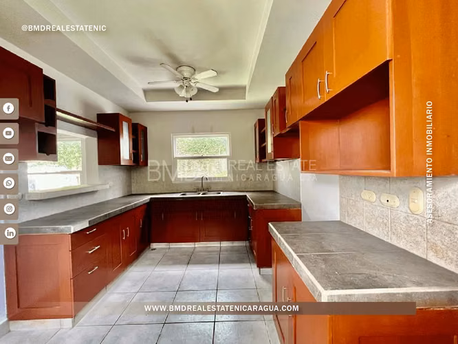 Venta en el corazón de Villa Fontana, dentro de un condominio privado KG