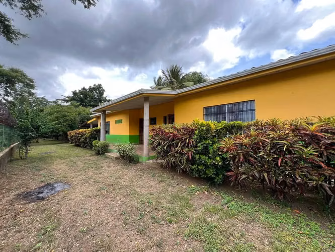 Se Vende Hermosa Quinta en el km 21 Carretera a Masaya. Amplio terreno 4,534 vr².