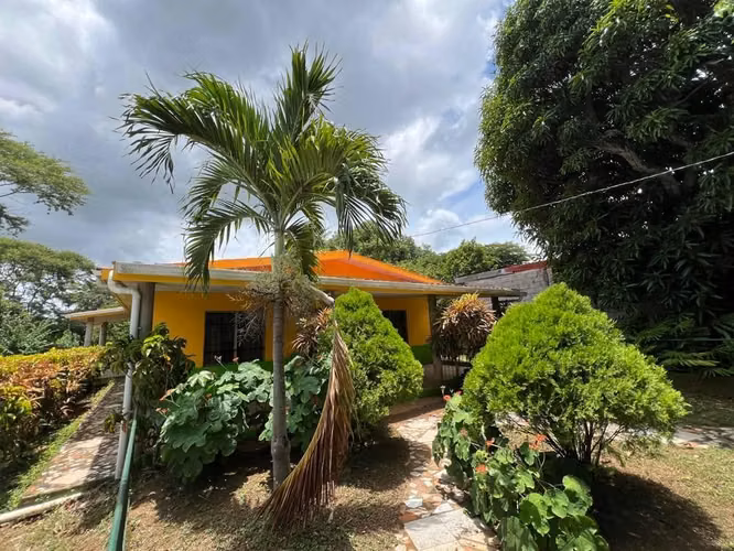 Se Vende Hermosa Quinta en el km 21 Carretera a Masaya. Amplio terreno 4,534 vr².