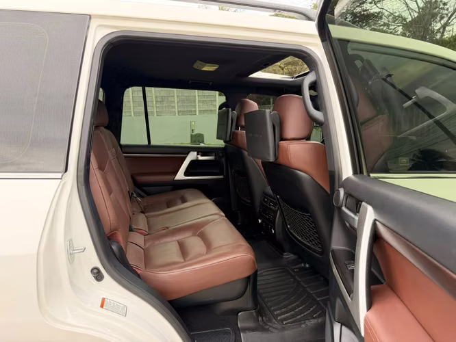 TOYOTA LAND CRUISER VX FULL EXTRA